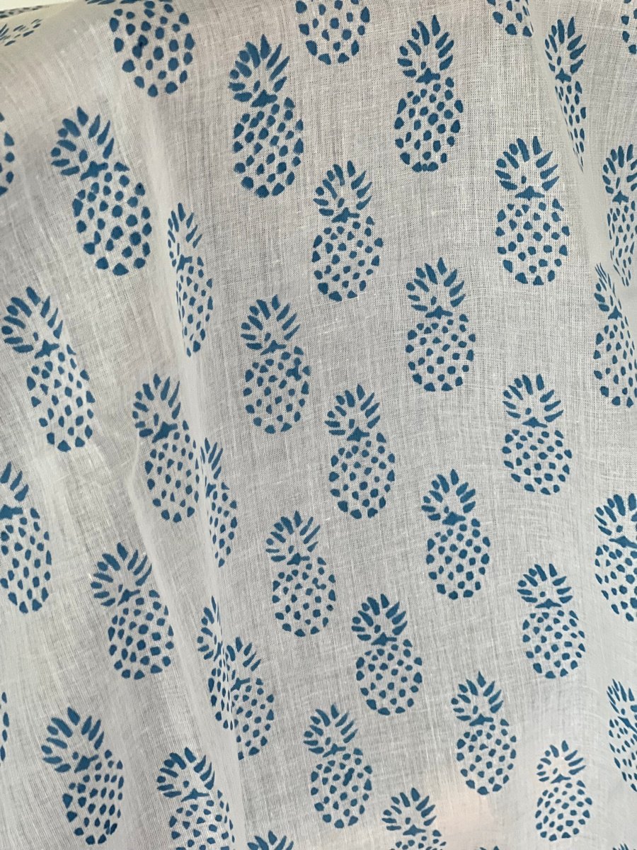 Breathable blanket - blue pineapple Babalu boutique