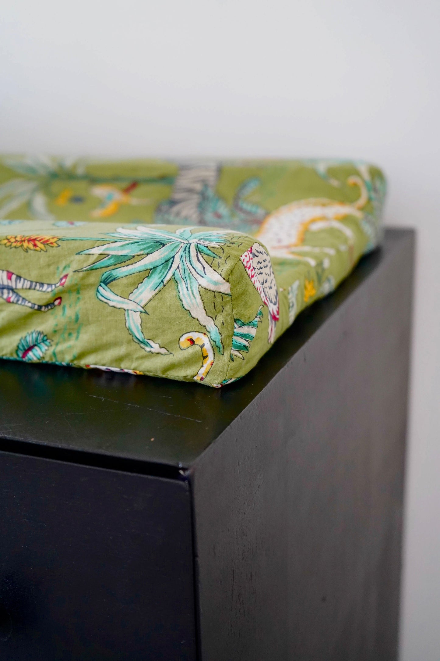 Changing mat cover- Green jungle Babalu boutique