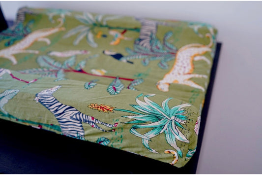 Changing mat cover- Green jungle Babalu boutique