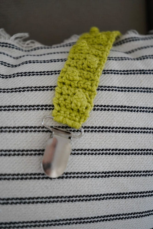 Crochet pacifier clip - Lime dots Babalu boutique