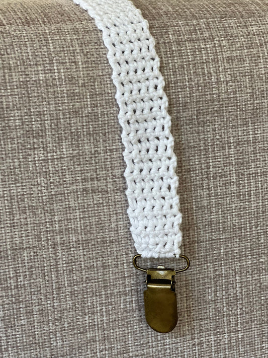 Crochet pacifier clip - white simplicity Babalu boutique
