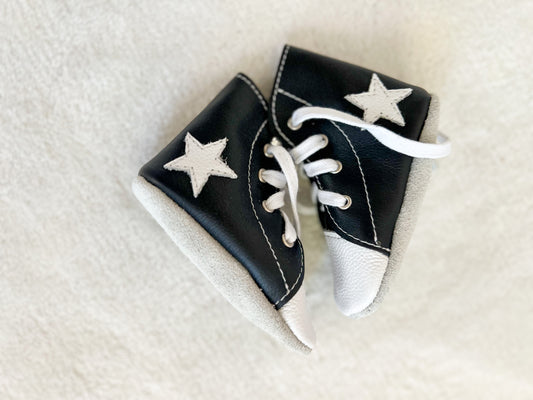 Leather baby shoes : All- stars (Black and white)