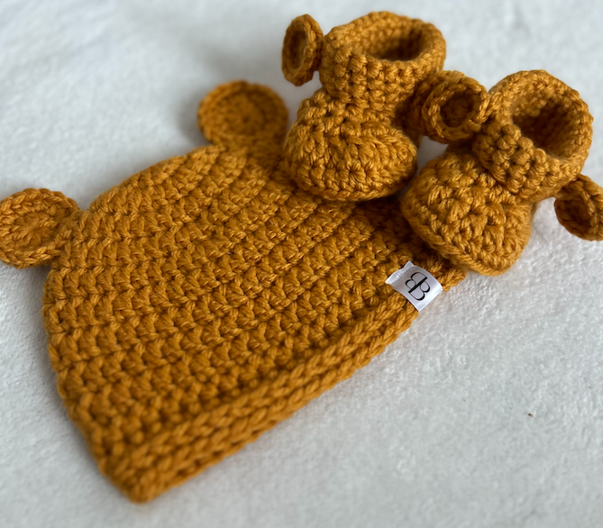 Knitted bear beanie & booties - Mustard Babalu boutique