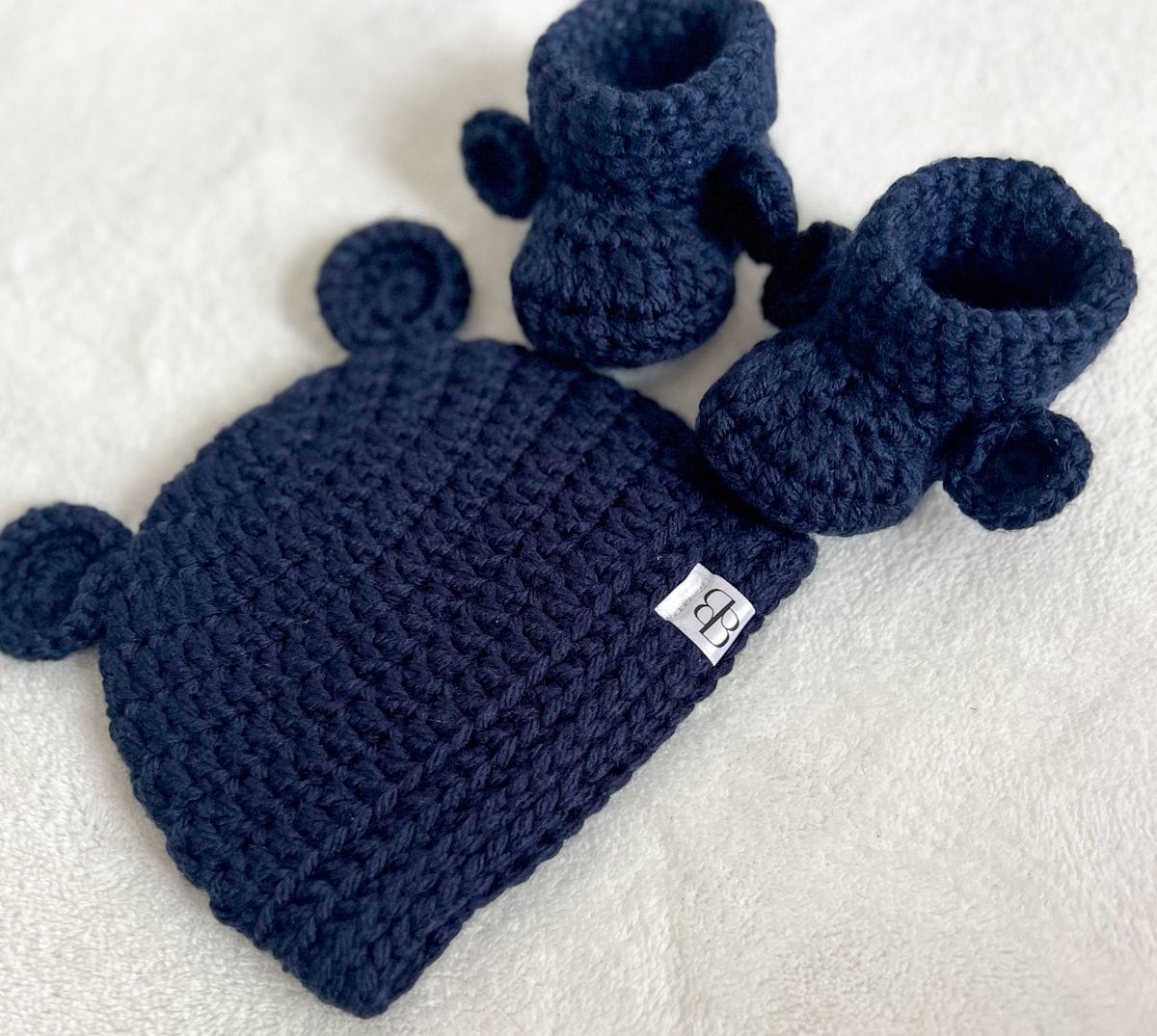 Knitted bear beanie & booties - Navy